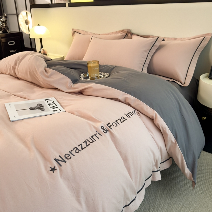 91家纺网 家纺一手货源 找家纺 印季家纺 2025新款绣花一字绣全棉纯棉加厚磨毛四件套 海棠粉-深灰