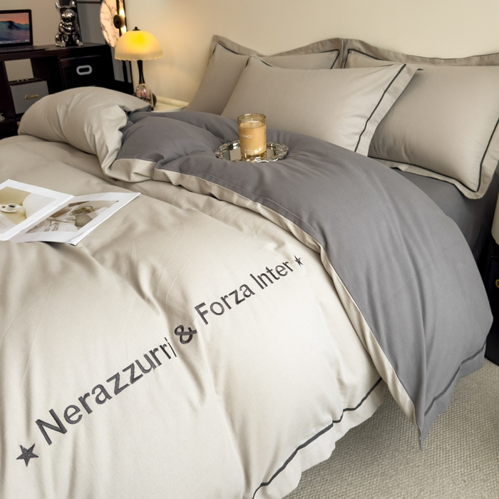 91家纺网 家纺一手货源 找家纺 印季家纺 2025新款绣花一字绣全棉纯棉加厚磨毛四件套 星空银-深灰