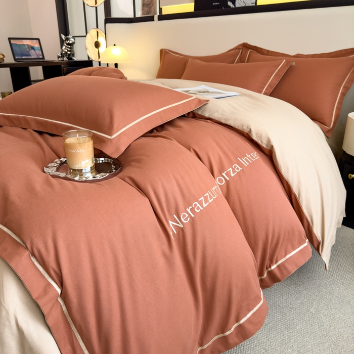 91家纺网 家纺一手货源 找家纺 印季家纺 2025新款绣花一字绣全棉纯棉加厚磨毛四件套 太妃棕-奶油驼