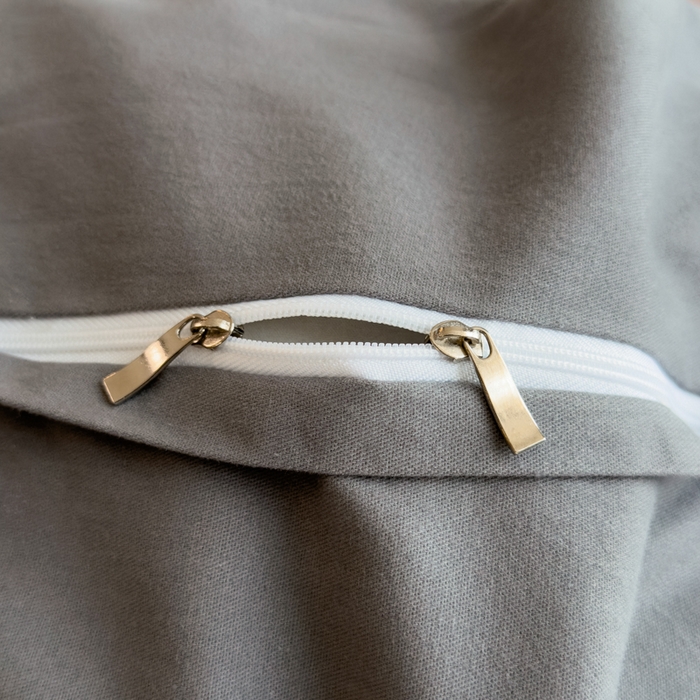 91家纺网 家纺一手货源 找家纺 印季家纺 2025新款绣花一字绣全棉纯棉加厚磨毛四件套 海棠粉-深灰