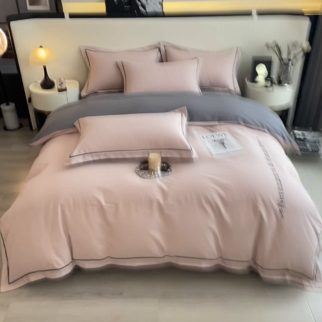 91家纺网 家纺一手货源 找家纺 印季家纺 2025新款绣花一字绣全棉纯棉加厚磨毛四件套 海棠粉-深灰