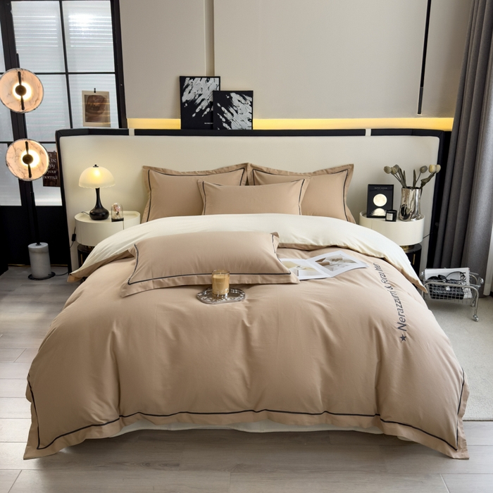 91家纺网 家纺一手货源 找家纺 印季家纺 2025新款绣花一字绣全棉纯棉加厚磨毛四件套 奶油驼-奶昔白