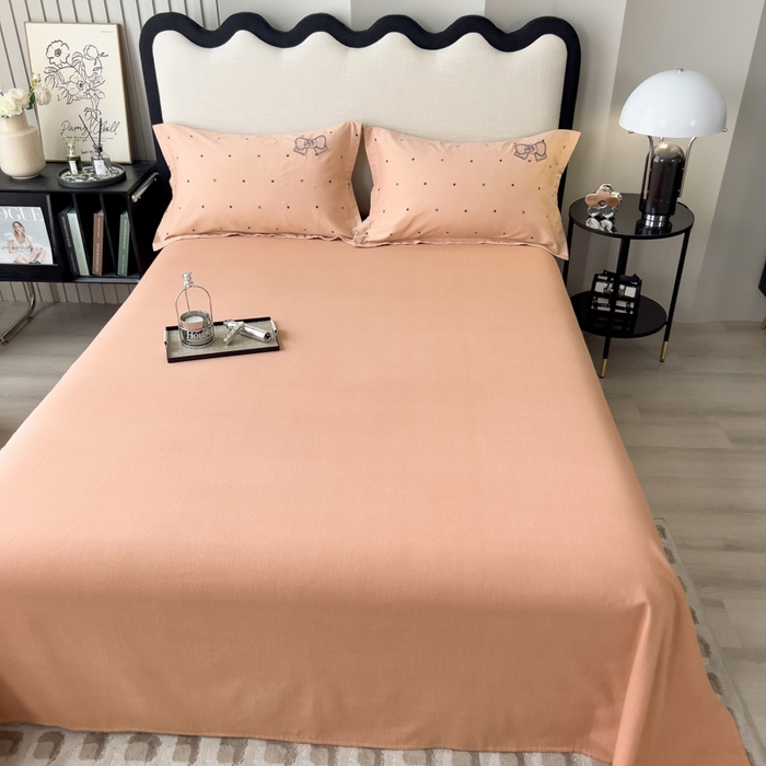 91家纺网 家纺一手货源 找家纺 印季家纺 2025新款全棉纯棉波点蝴蝶结绣花混纺磨毛四件套 香奈粉