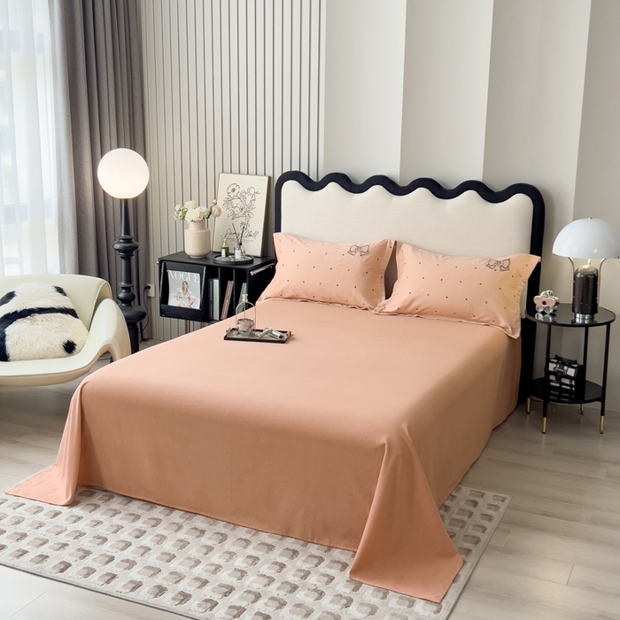 91家纺网 家纺一手货源 找家纺 印季家纺 2025新款全棉纯棉波点蝴蝶结绣花混纺磨毛四件套 香奈粉