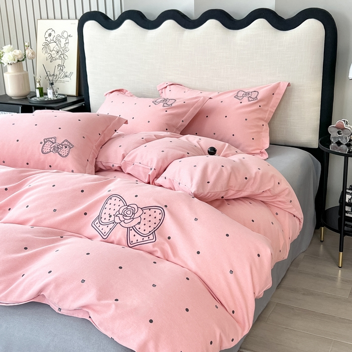 91家纺网 家纺一手货源 找家纺 印季家纺 2025新款全棉纯棉波点蝴蝶结绣花混纺磨毛四件套 优雅粉-灰