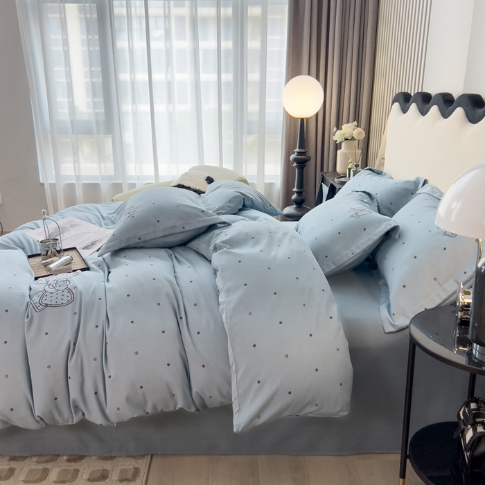 91家纺网 家纺一手货源 找家纺 印季家纺 2025新款全棉纯棉波点蝴蝶结绣花混纺磨毛四件套 螺甸青-灰
