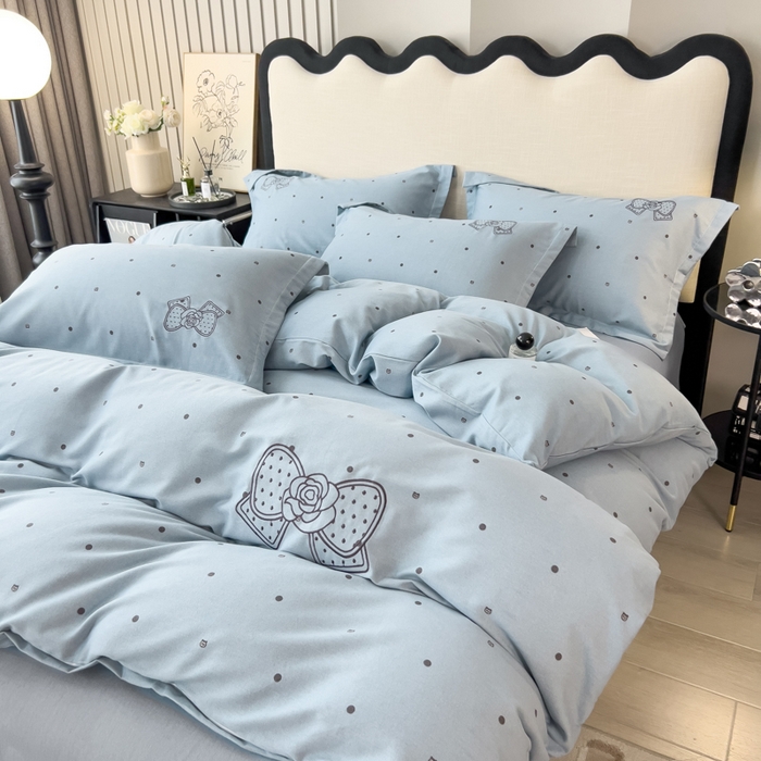 91家纺网 家纺一手货源 找家纺 印季家纺 2025新款全棉纯棉波点蝴蝶结绣花混纺磨毛四件套 螺甸青-灰