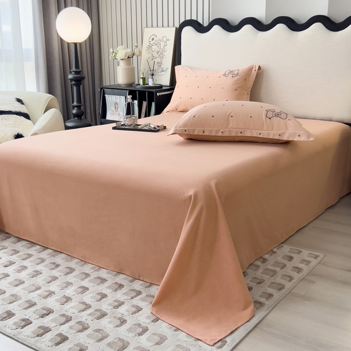 91家纺网 家纺一手货源 找家纺 印季家纺 2025新款全棉纯棉波点蝴蝶结绣花混纺磨毛四件套 香奈粉