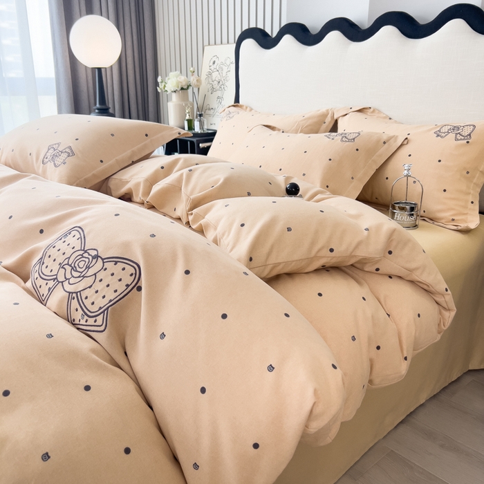 91家纺网 家纺一手货源 找家纺 印季家纺 2025新款全棉纯棉波点蝴蝶结绣花混纺磨毛四件套 奶咖