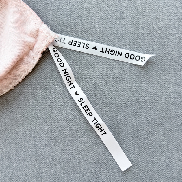 91家纺网 家纺一手货源 找家纺 印季家纺 2025新款全棉纯棉波点蝴蝶结绣花混纺磨毛四件套 优雅粉-灰