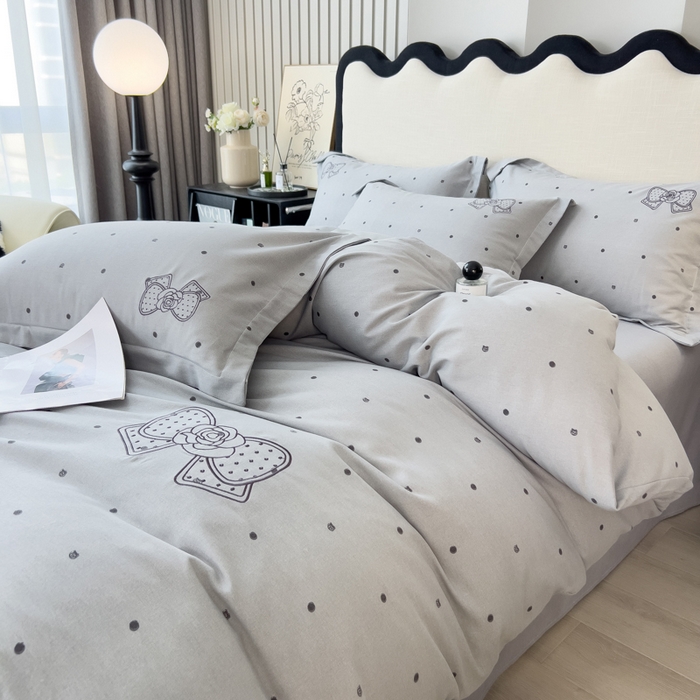 91家纺网 家纺一手货源 找家纺 （总）印季家纺 2025新款全棉纯棉波点蝴蝶结绣花混纺磨毛四件套