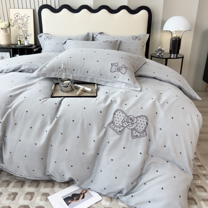 91家纺网 家纺一手货源 找家纺 （总）印季家纺 2025新款全棉纯棉波点蝴蝶结绣花混纺磨毛四件套