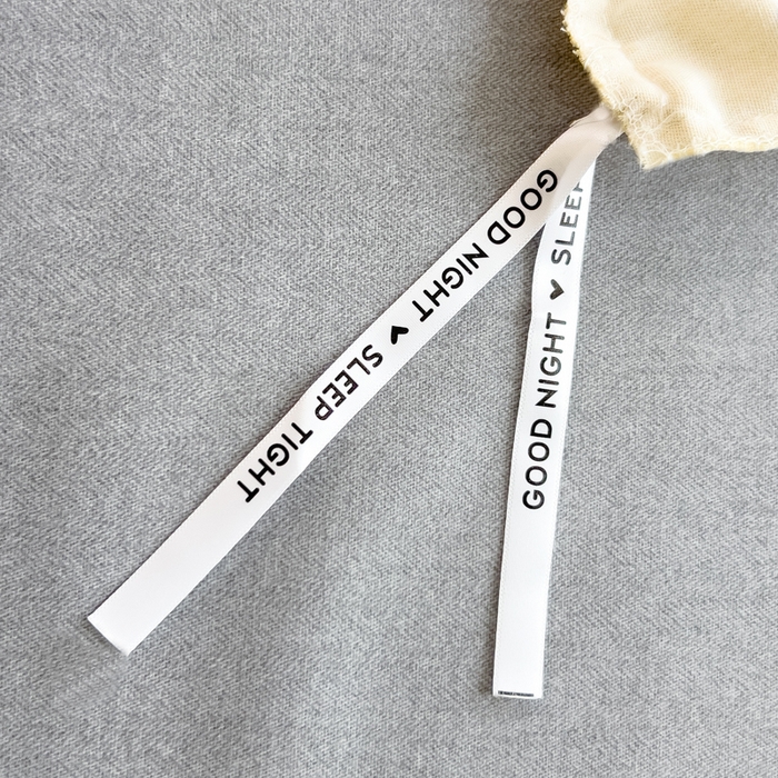 91家纺网 家纺一手货源 找家纺 印季家纺 2025新款全棉纯棉波点蝴蝶结绣花混纺磨毛四件套 奶昔白-灰