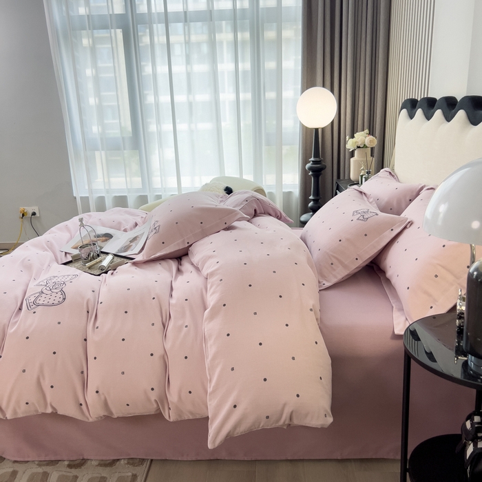 91家纺网 家纺一手货源 找家纺 印季家纺 2025新款全棉纯棉波点蝴蝶结绣花混纺磨毛四件套 木槿紫