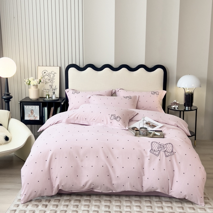 91家纺网 家纺一手货源 找家纺 印季家纺 2025新款全棉纯棉波点蝴蝶结绣花混纺磨毛四件套 木槿紫