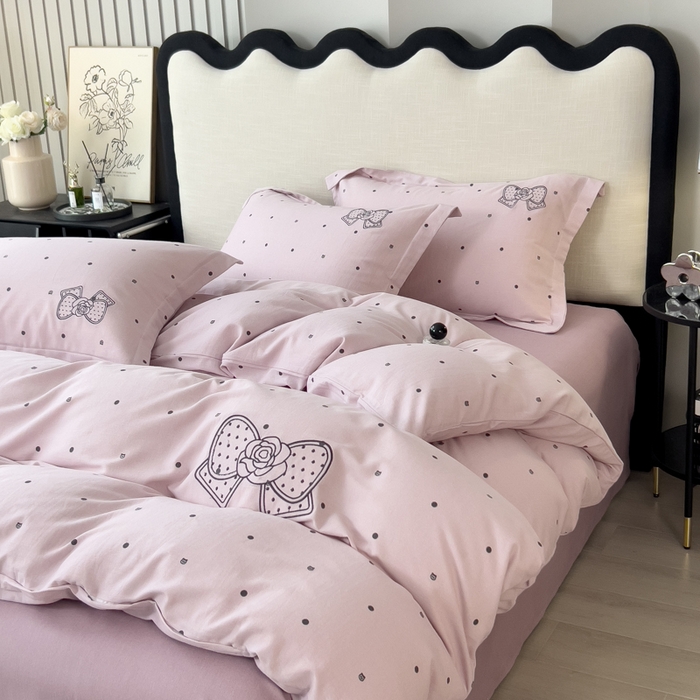 91家纺网 家纺一手货源 找家纺 印季家纺 2025新款全棉纯棉波点蝴蝶结绣花混纺磨毛四件套 木槿紫