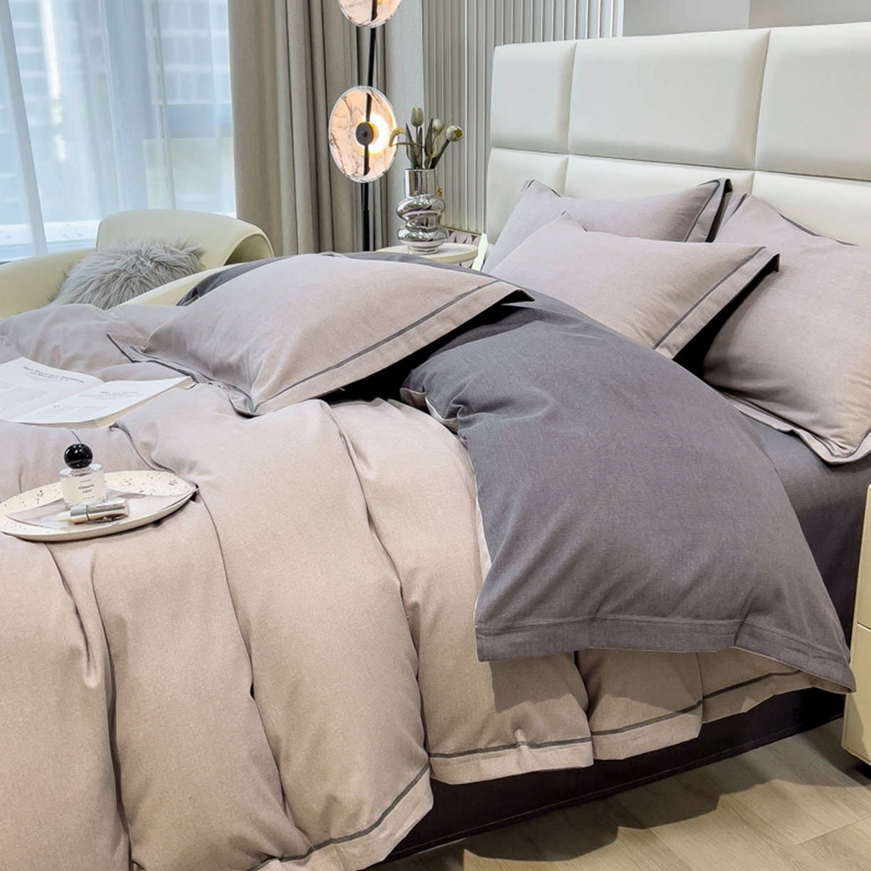 91家纺网 家纺一手货源 找家纺 印季家纺 2025新款纯色磨毛混纺一字绣四件套 浅灰-深灰