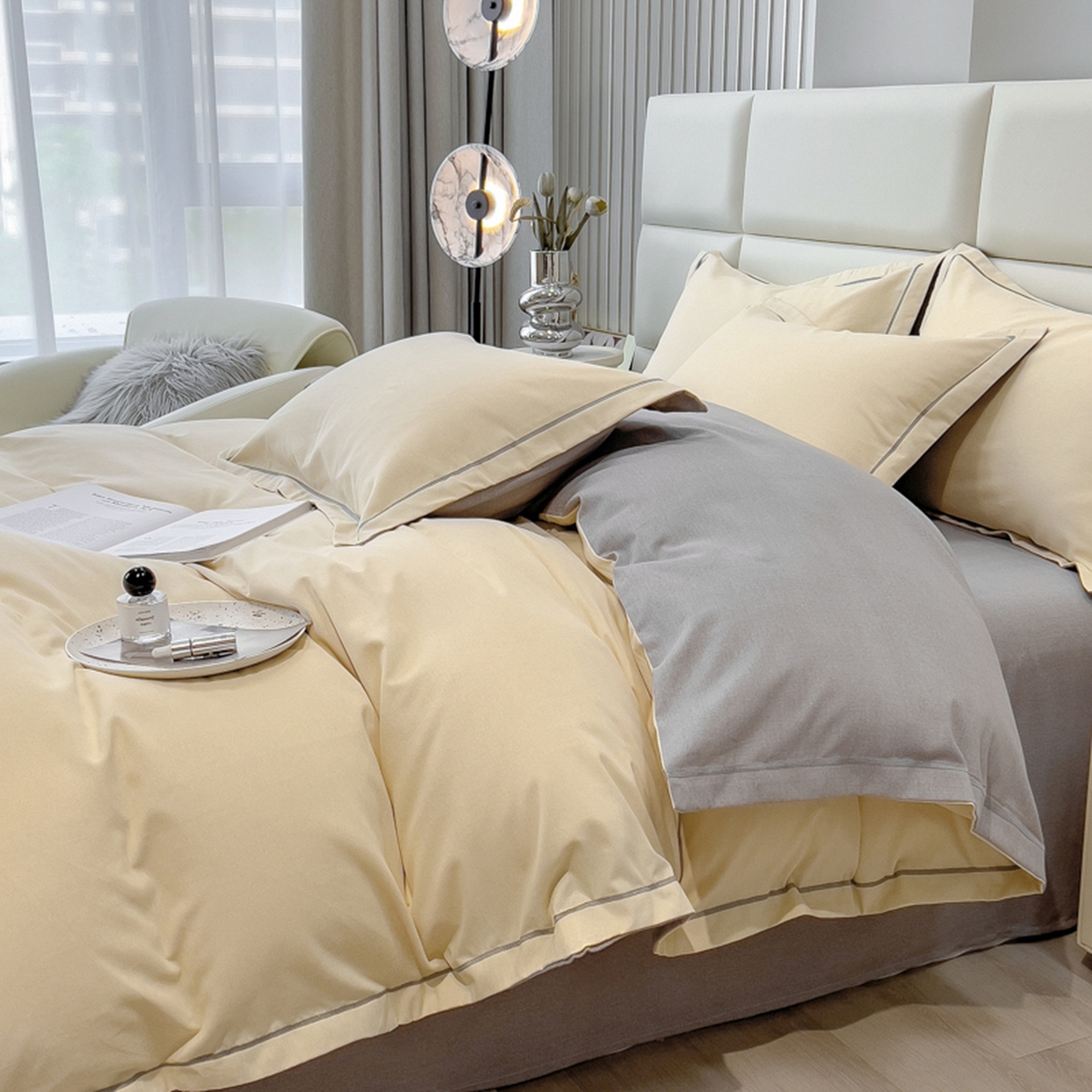 91家纺网 家纺一手货源 找家纺 印季家纺 2025新款纯色磨毛混纺一字绣四件套 奶白-浅灰