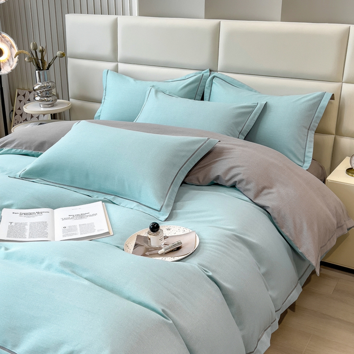 91家纺网 家纺一手货源 找家纺 印季家纺 2025新款纯色磨毛混纺一字绣四件套 天蓝-浅灰