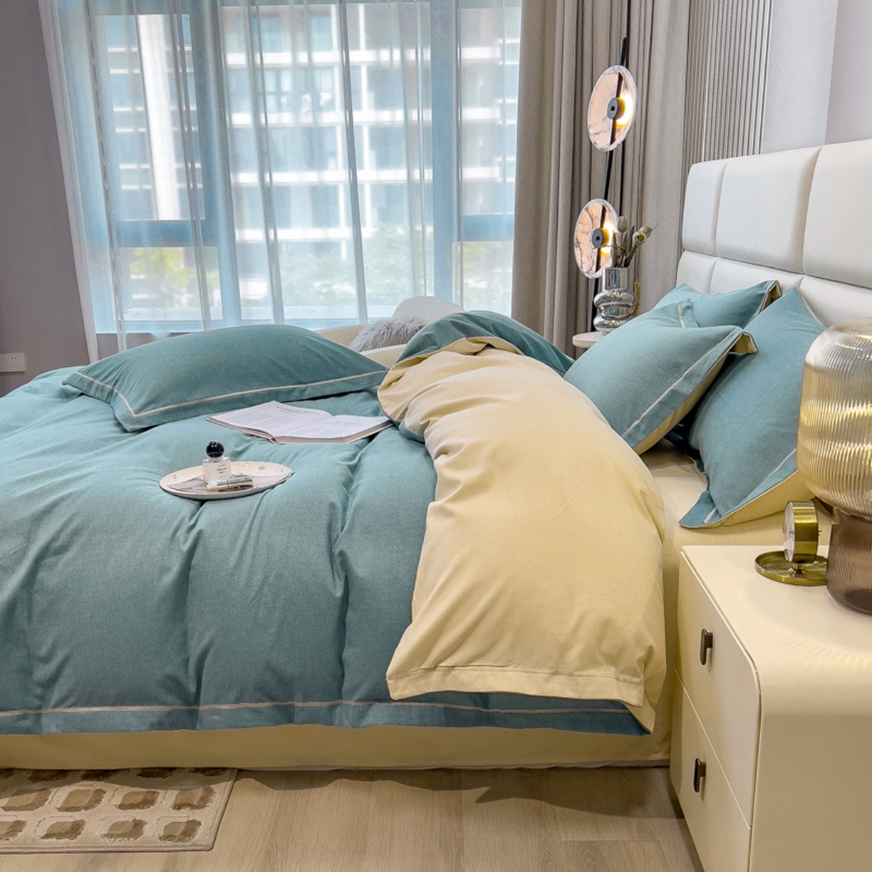 91家纺网 家纺一手货源 找家纺 印季家纺 2025新款纯色磨毛混纺一字绣四件套 欧陆蓝-奶白