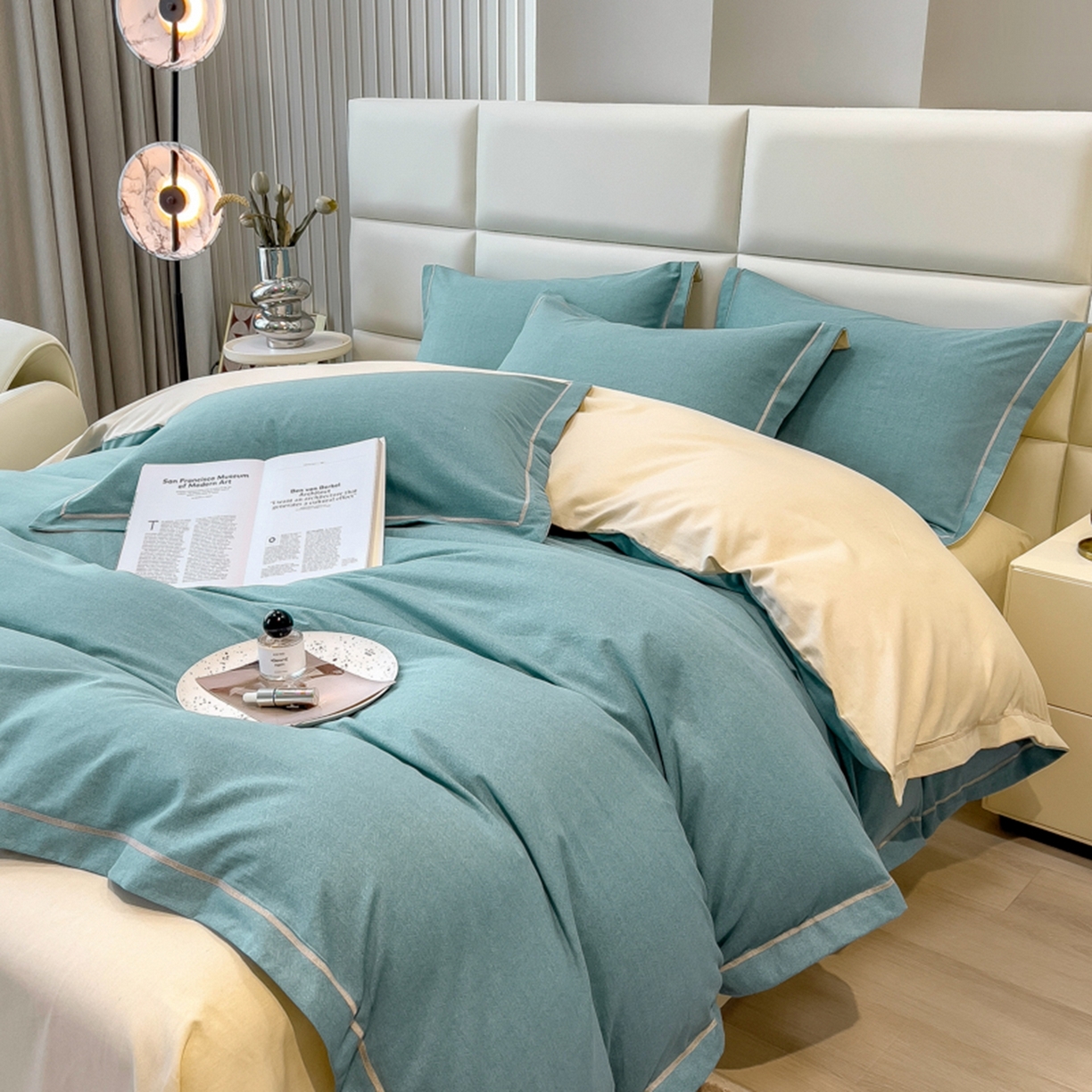 91家纺网 家纺一手货源 找家纺 印季家纺 2025新款纯色磨毛混纺一字绣四件套 欧陆蓝-奶白