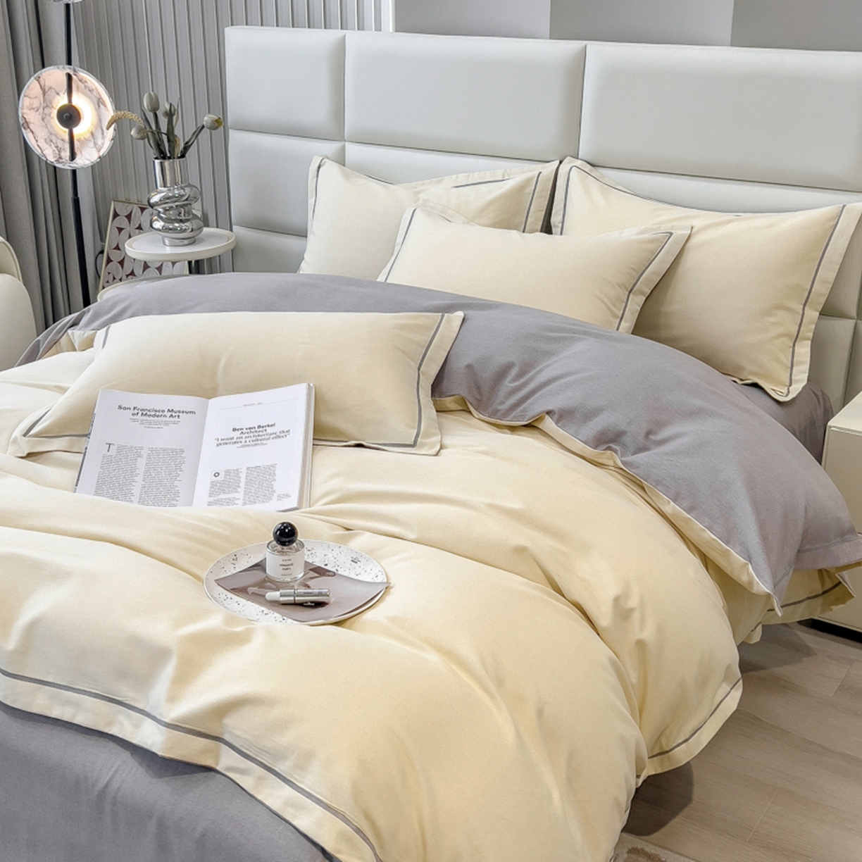 91家纺网 家纺一手货源 找家纺 印季家纺 2025新款纯色磨毛混纺一字绣四件套 奶白-浅灰