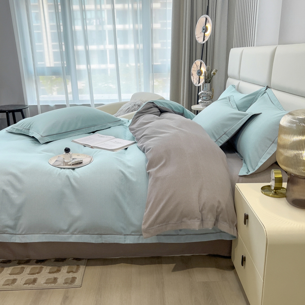 91家纺网 家纺一手货源 找家纺 印季家纺 2025新款纯色磨毛混纺一字绣四件套 天蓝-浅灰