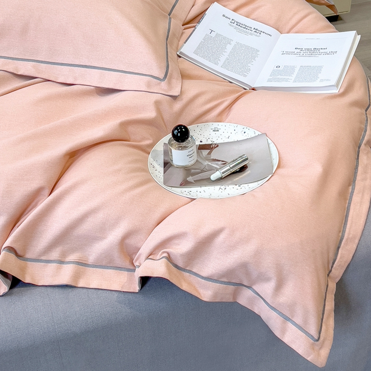 91家纺网 家纺一手货源 找家纺 （总）印季家纺 2025新款纯色磨毛混纺一字绣四件套