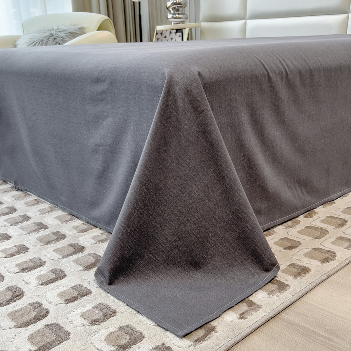 91家纺网 家纺一手货源 找家纺 印季家纺 2025新款纯色磨毛混纺一字绣四件套 灰蓝-深灰