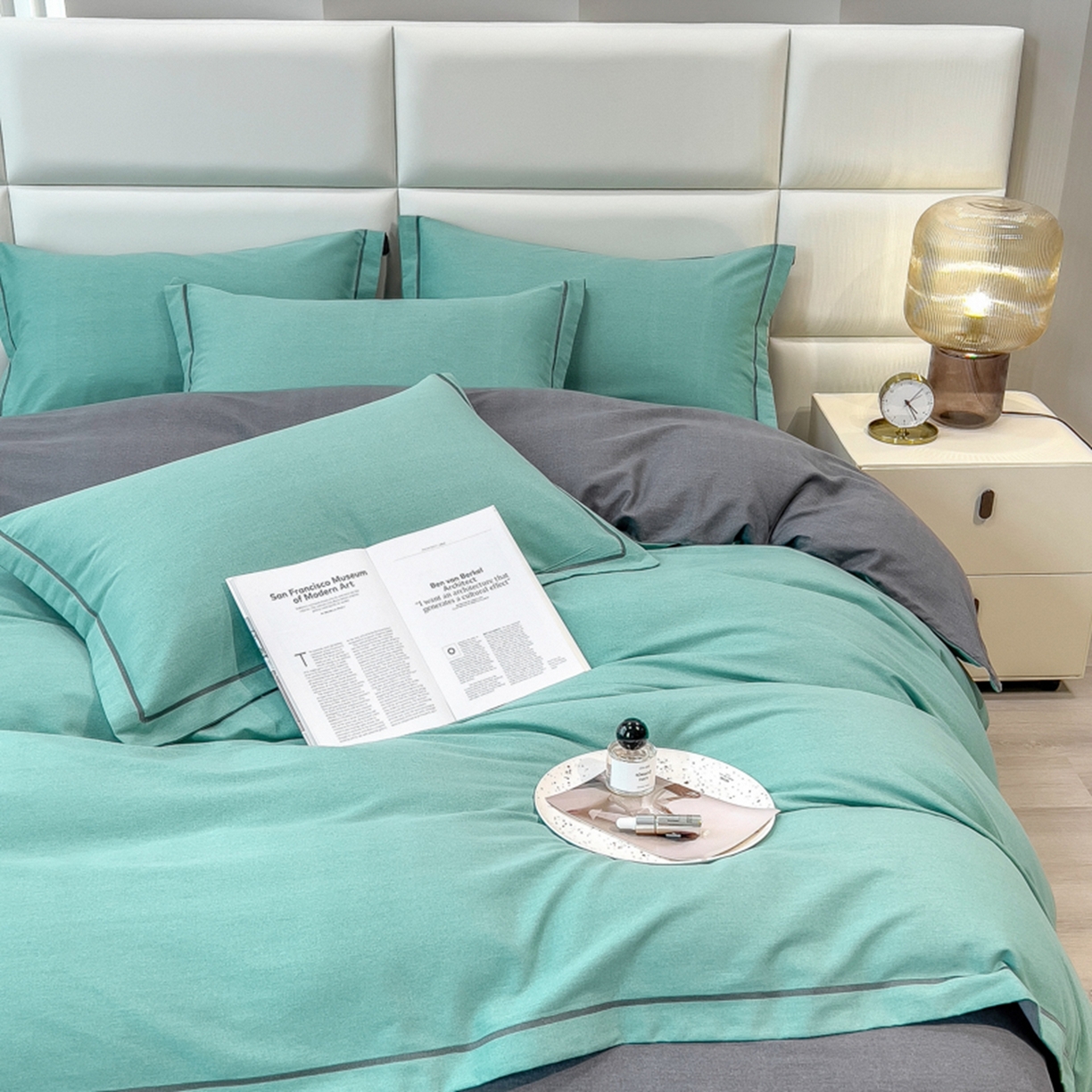 91家纺网 家纺一手货源 找家纺 印季家纺 2025新款纯色磨毛混纺一字绣四件套 水绿-深灰