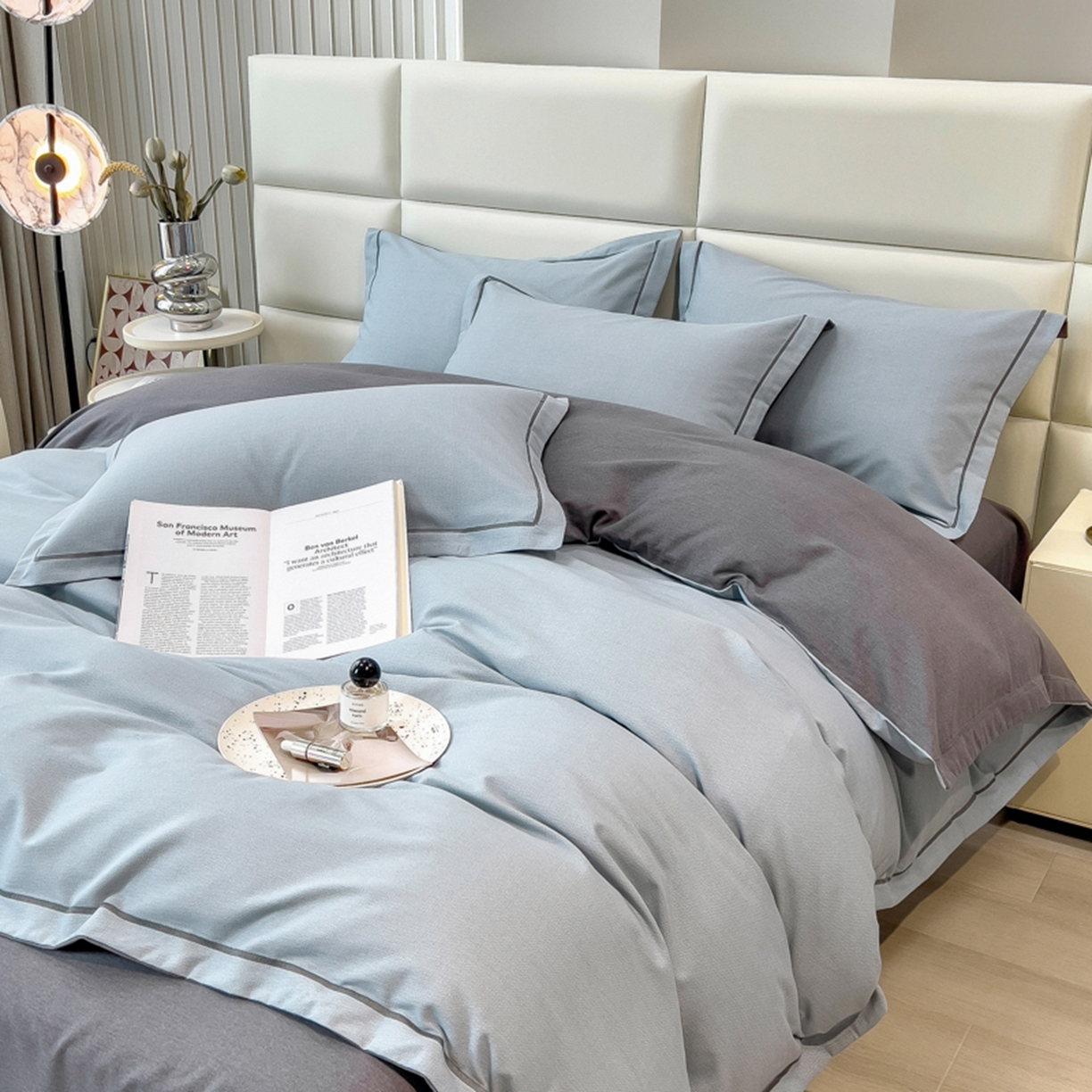 91家纺网 家纺一手货源 找家纺 印季家纺 2025新款纯色磨毛混纺一字绣四件套 灰蓝-深灰