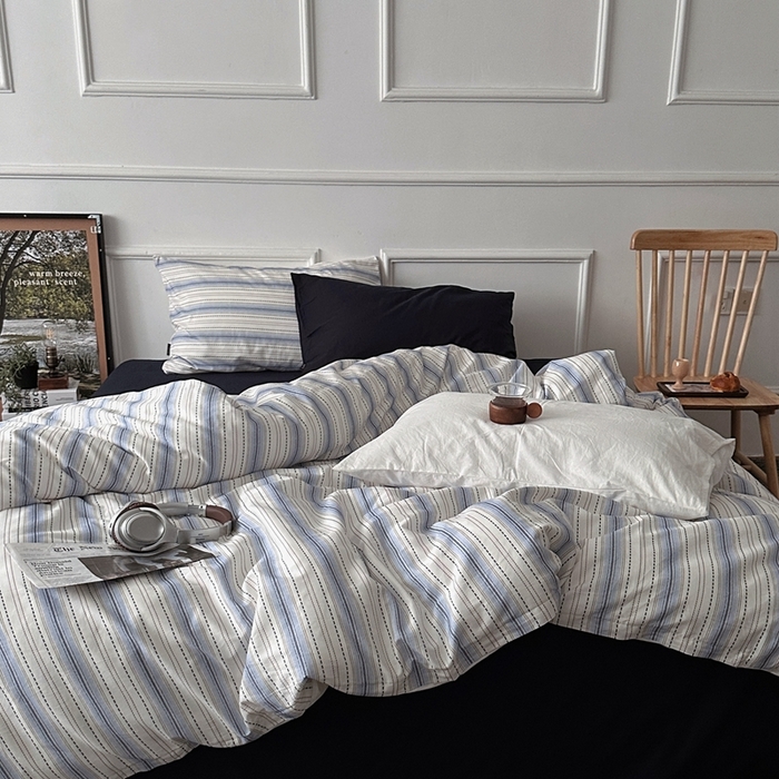 91家纺网 家纺一手货源 找家纺 柚可家居 2025新款40支色织全棉纯棉四件套 冰岛叙事（会员-5元） 冰岛叙事（枕套条纹+藏蓝）