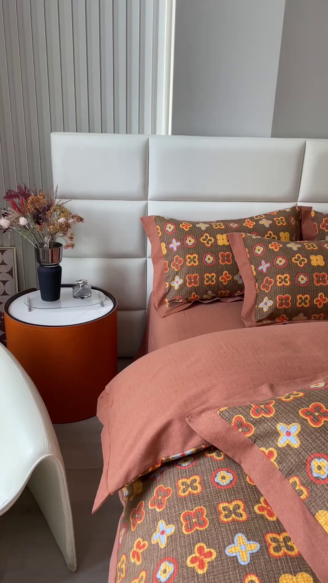 91家纺网 家纺一手货源 找家纺 印季家纺 2025新款生态全棉纯棉磨毛混纺欧式花边款四件套 路易登（咖）