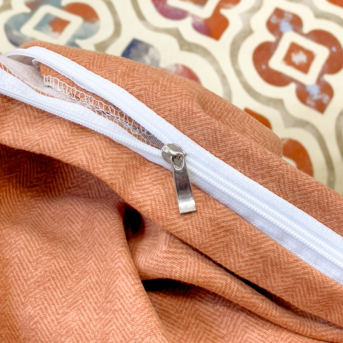 91家纺网 家纺一手货源 找家纺 印季家纺 2025新款生态全棉纯棉磨毛混纺欧式花边款四件套 麦卡