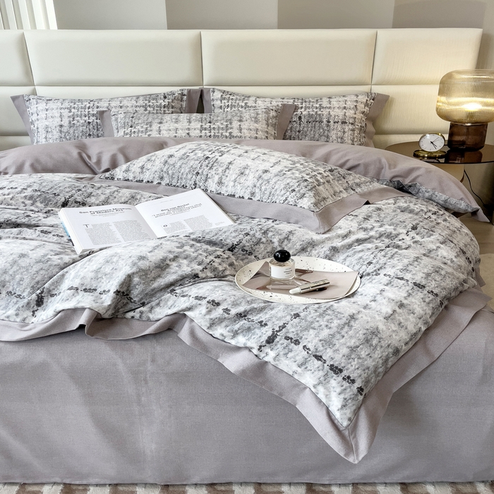 91家纺网 家纺一手货源 找家纺 印季家纺 2025新款生态全棉纯棉磨毛混纺欧式花边款四件套 茂纤（灰）