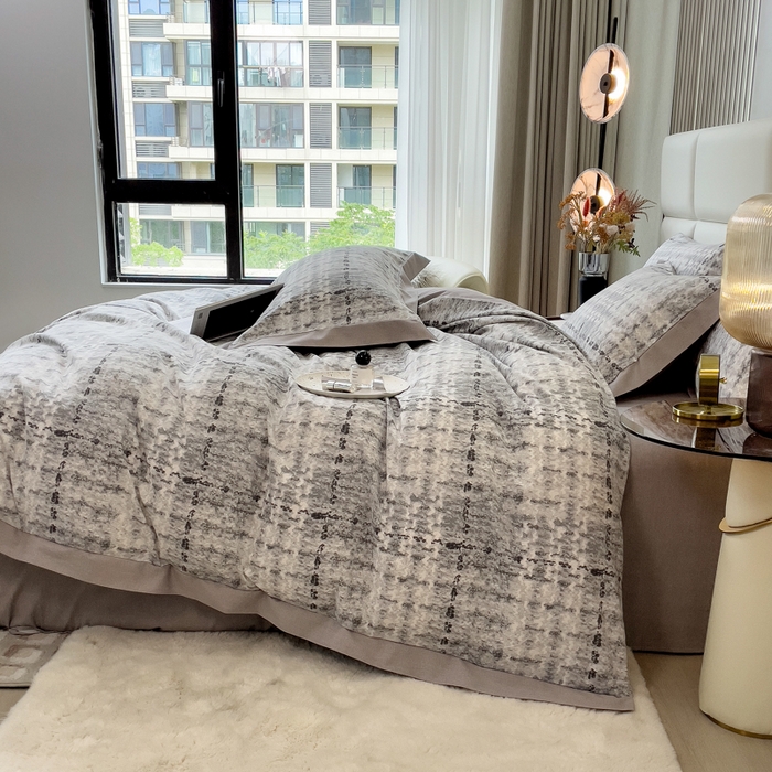 91家纺网 家纺一手货源 找家纺 印季家纺 2025新款生态全棉纯棉磨毛混纺欧式花边款四件套 茂纤（灰）