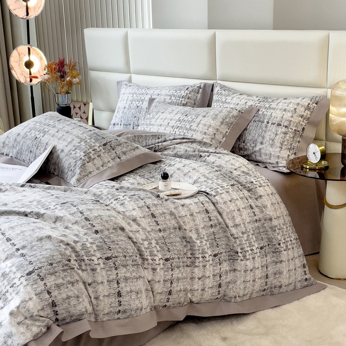 91家纺网 家纺一手货源 找家纺 印季家纺 2025新款生态全棉纯棉磨毛混纺欧式花边款四件套 茂纤（灰）