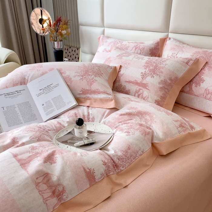 91家纺网 家纺一手货源 找家纺 印季家纺 2025新款生态全棉纯棉磨毛混纺欧式花边款四件套 椰象（粉）