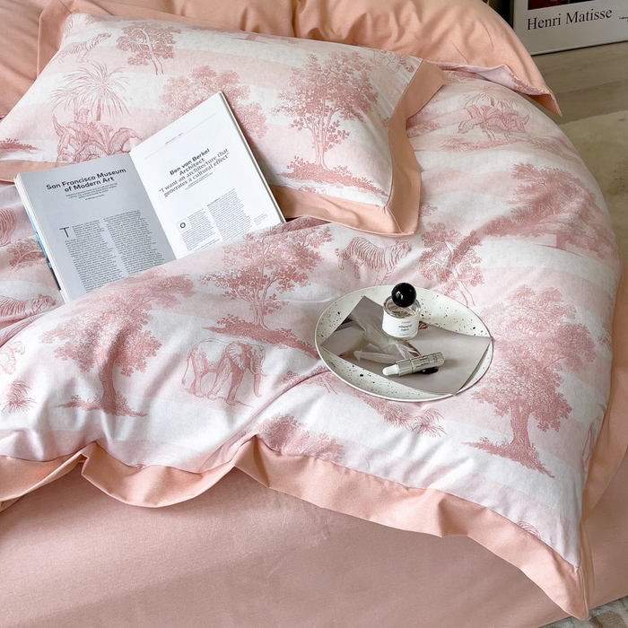 91家纺网 家纺一手货源 找家纺 印季家纺 2025新款生态全棉纯棉磨毛混纺欧式花边款四件套 椰象（粉）