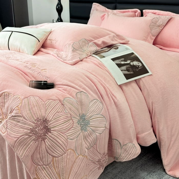 2025新款220克全消光牛奶绒线条花刺绣+宽边四件套-绮丽（会员-10元）控价：优惠券后最低228元 温柔粉