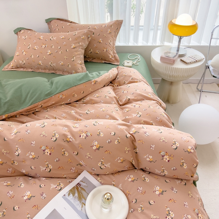 91家纺网 家纺一手货源 找家纺 印季家纺 2025新款全棉纯棉加厚小清新碎花混纺磨毛四件套 小妇人-米