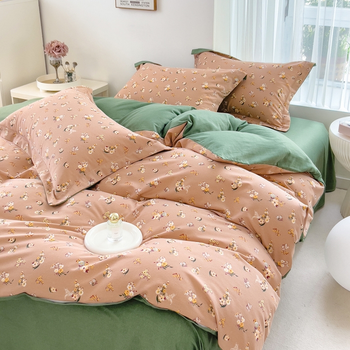 91家纺网 家纺一手货源 找家纺 印季家纺 2025新款全棉纯棉加厚小清新碎花混纺磨毛四件套 小妇人-米