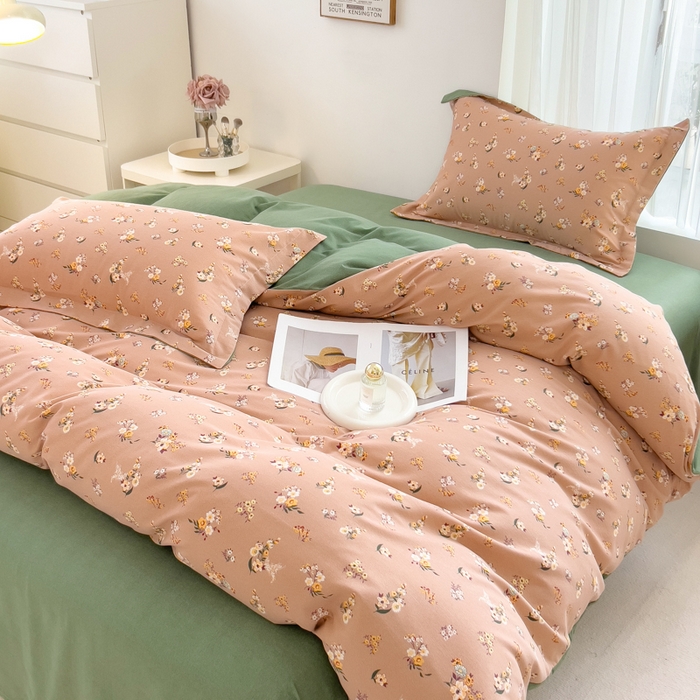 91家纺网 家纺一手货源 找家纺 印季家纺 2025新款全棉纯棉加厚小清新碎花混纺磨毛四件套 小妇人-米