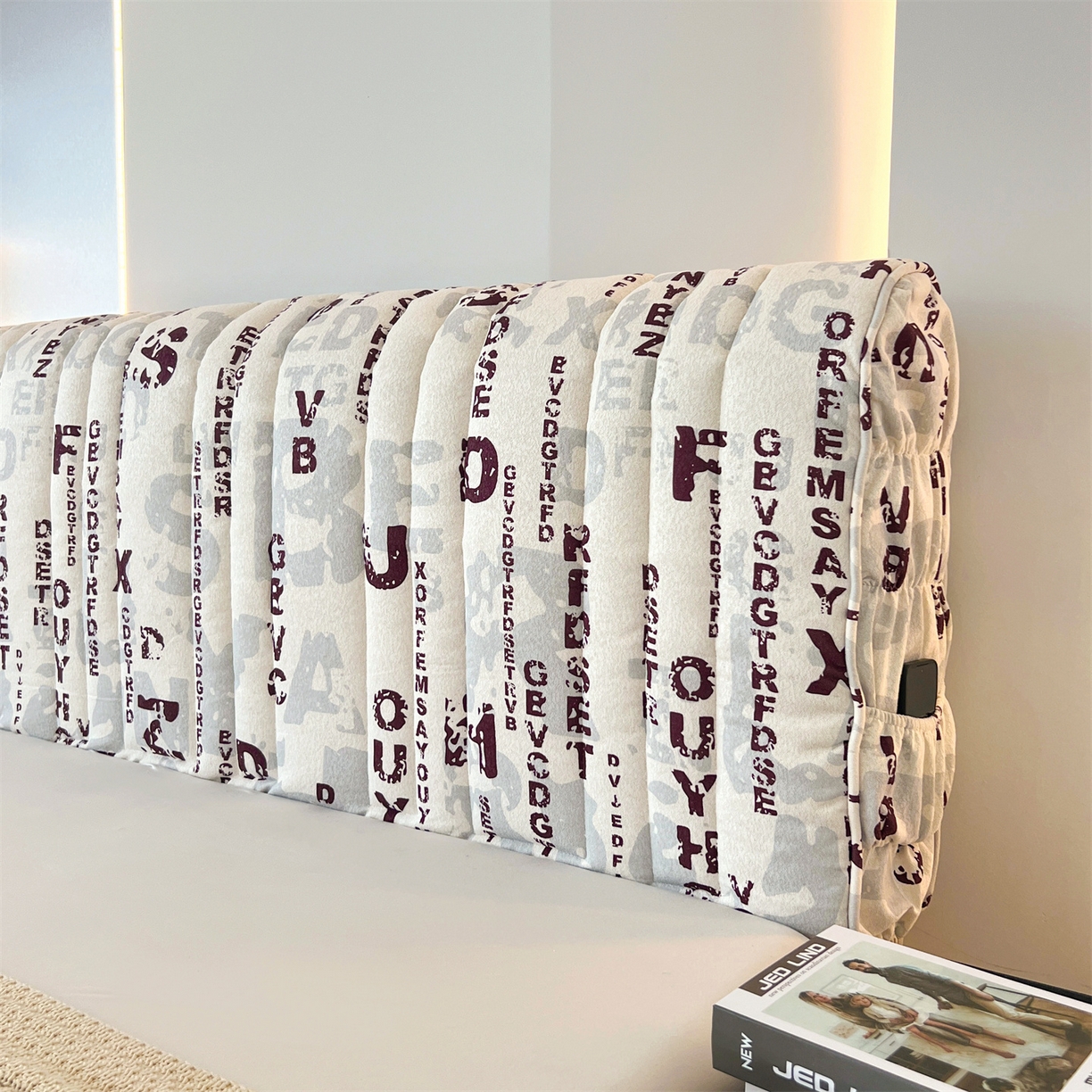 91家纺网 家纺一手货源 找家纺 情恒家纺 2025新款细麻印花加厚双面全包床头罩 酱红