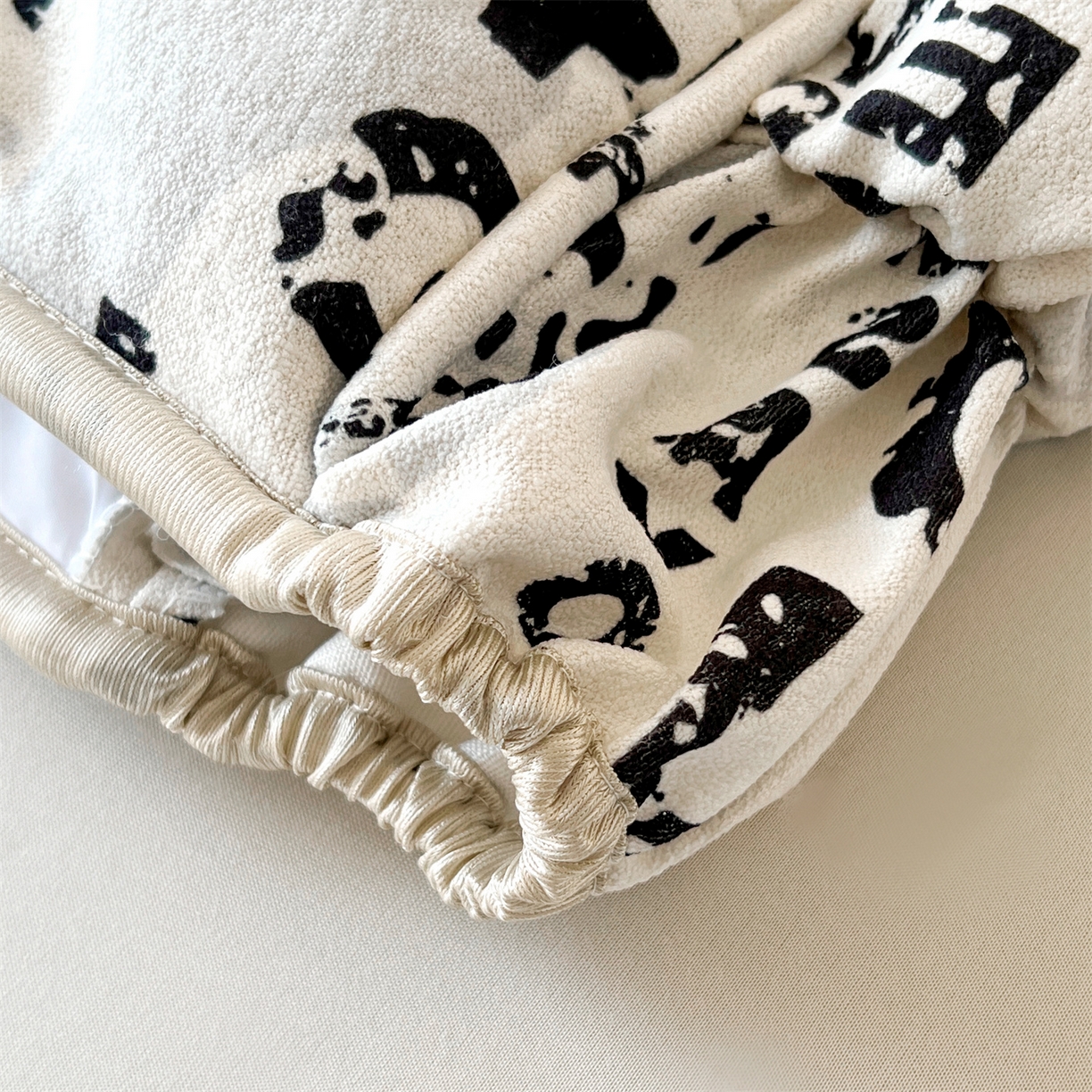 91家纺网 家纺一手货源 找家纺 情恒家纺 2025新款细麻印花加厚双面全包床头罩 星黑