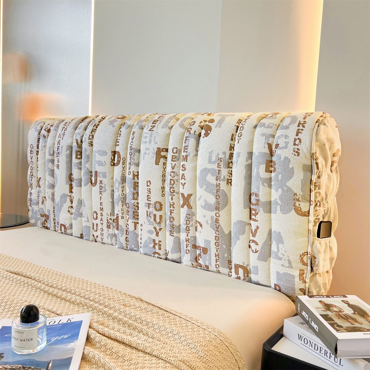 91家纺网 家纺一手货源 找家纺 情恒家纺 2025新款细麻印花加厚双面全包床头罩 米驼