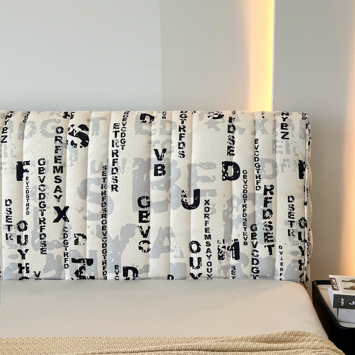 91家纺网 家纺一手货源 找家纺 情恒家纺 2025新款细麻印花加厚双面全包床头罩 星黑