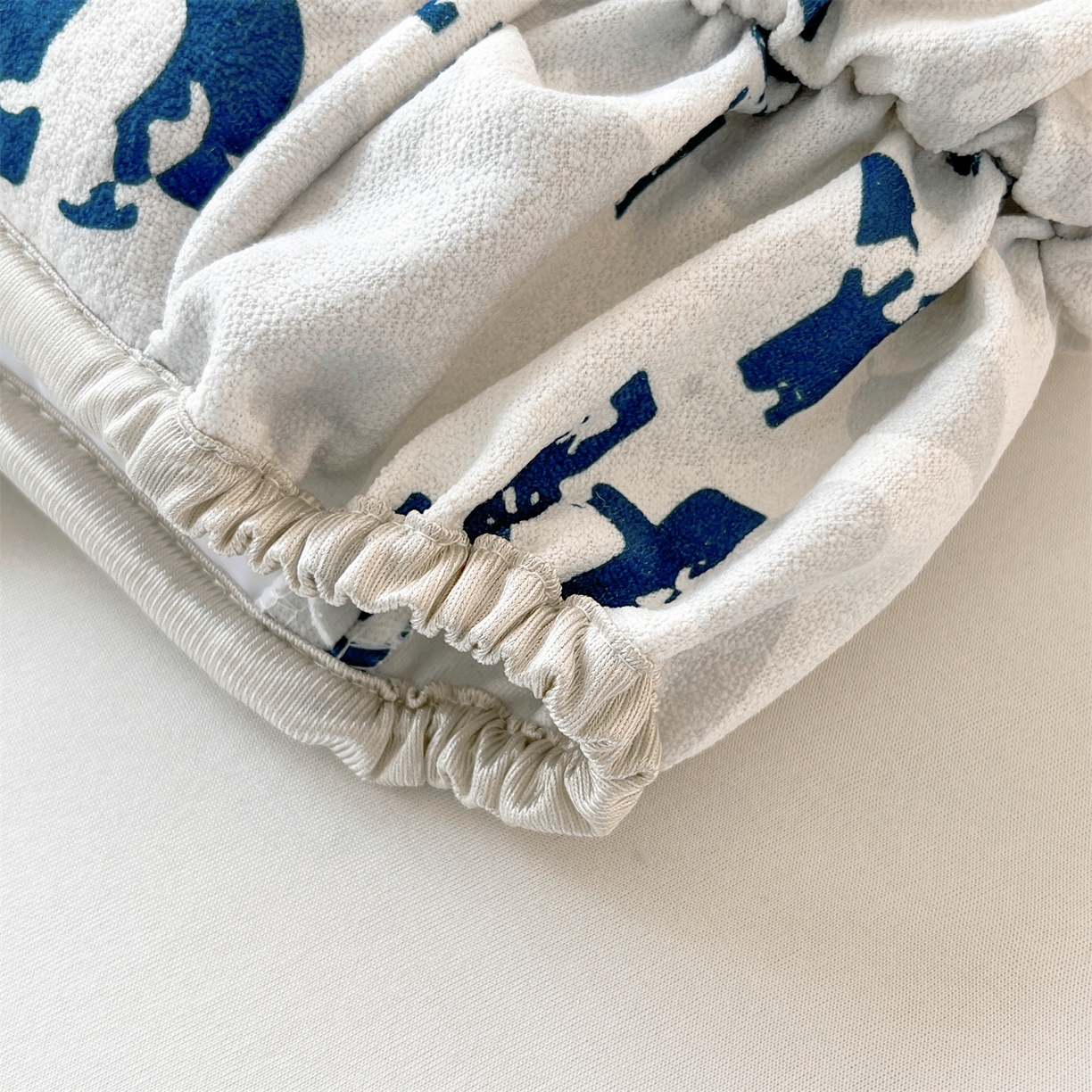 91家纺网 家纺一手货源 找家纺 情恒家纺 2025新款细麻印花加厚双面全包床头罩 碧蓝