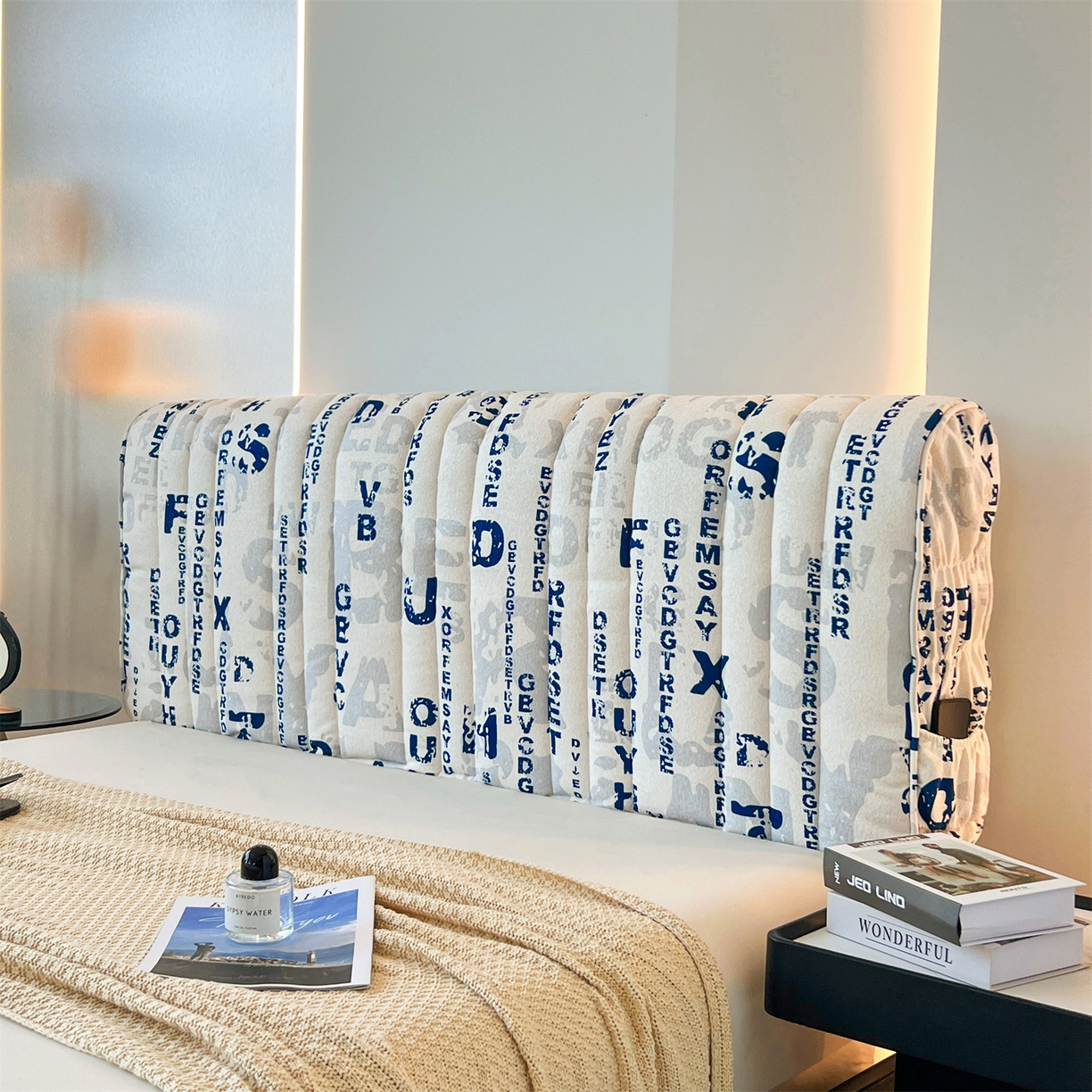 91家纺网 家纺一手货源 找家纺 情恒家纺 2025新款细麻印花加厚双面全包床头罩 碧蓝