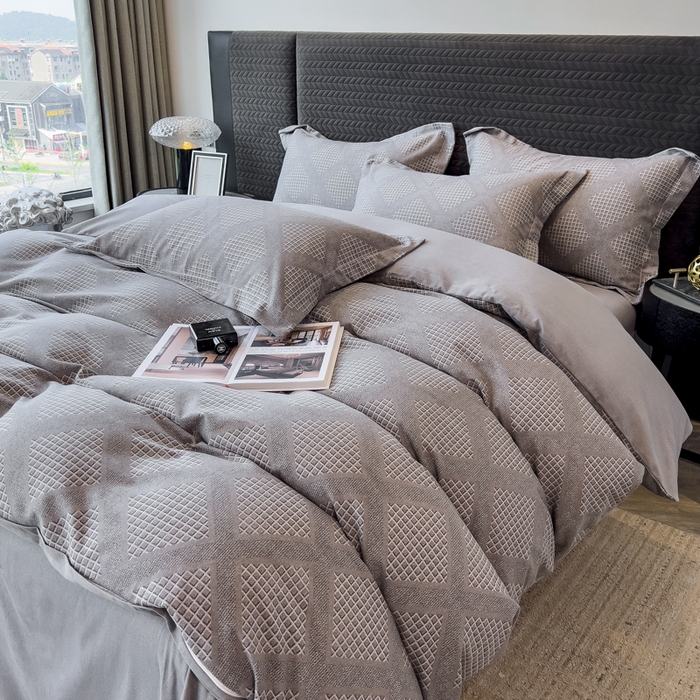 91家纺网 家纺一手货源 找家纺 印季家纺 2025新款全棉纯棉生态印花加厚混纺磨毛四件套 轻奢生活-灰